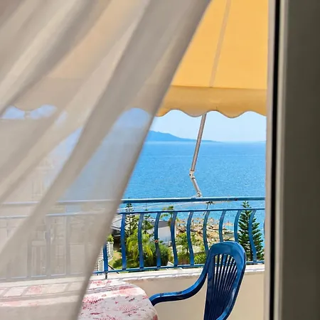 Seafront Horizon *