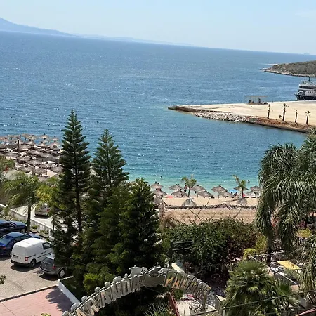 Апартаменты Seafront Horizon *